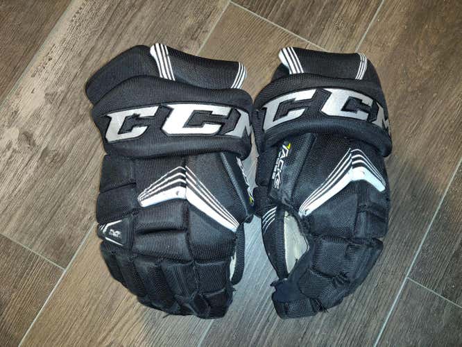 Used CCM Tacks 7092 Gloves 14"