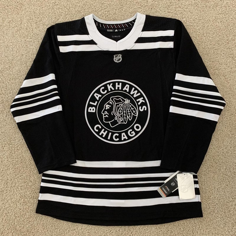 2019 Blackhawks Winter Classic Jersey - size 44 : r/hockeyjerseys