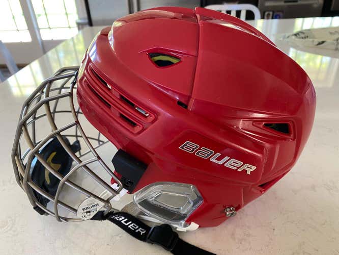 Bauer Re-Akt 200 Helmet Combo (Bauer REAKT 200) Red Used Small