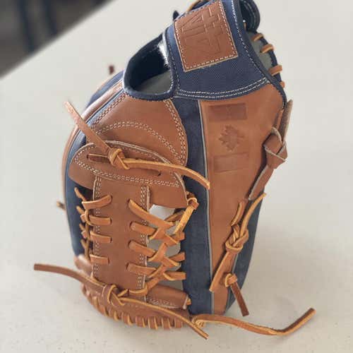 Brown High School/College Pitcher's Signiture Series 11.75" Baseball Glove