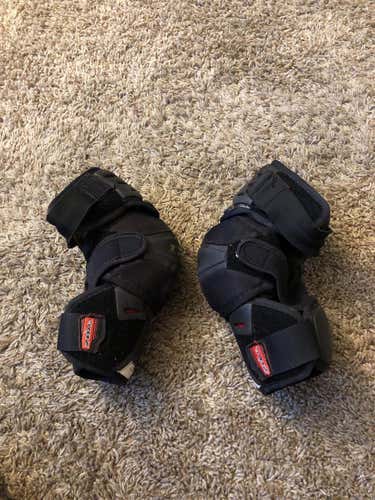 Senior Medium CCM RBZ 150 Elbow Pads
