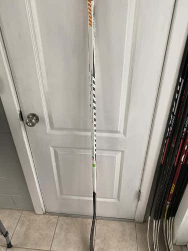 Senior Right Handed Covert QRL SE W71 Mid Pattern  Hockey Stick