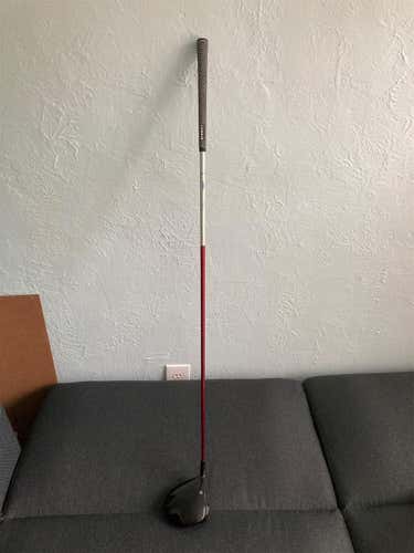 Men's Right Handed 913D2 Stiff Flex 9.5 Loft Driver