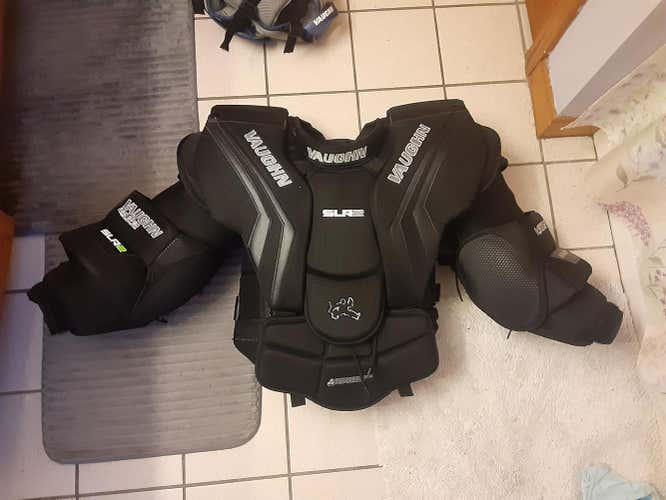 Used Senior Medium Vaughn Ventus SLR2 Pro Carbon Chest and Arm Protector Goalie Chest Protector