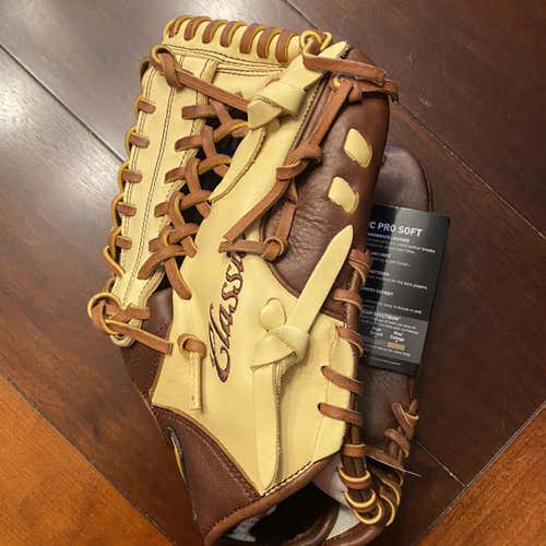 Brown High School/College Outfield Classic Pro Soft 12.75" Baseball Glove