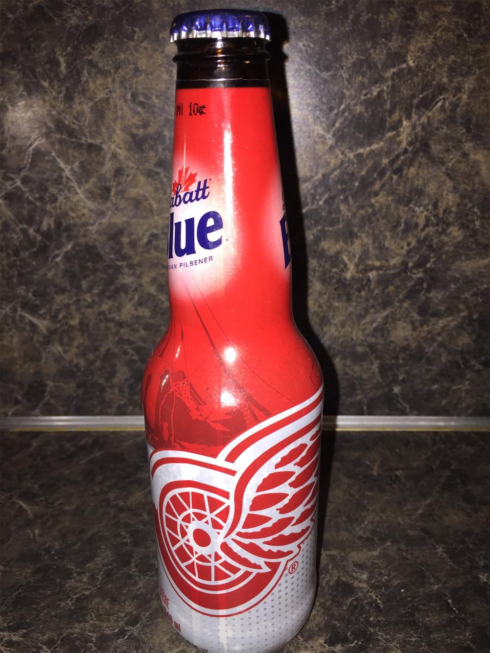 DETROIT RED WING LABATT BLUE BEER 