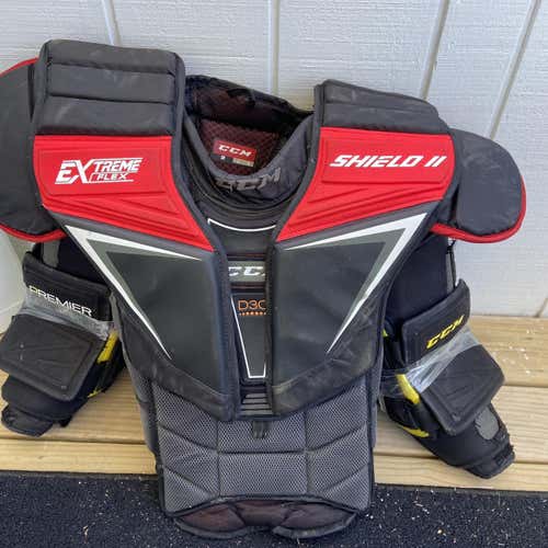 Senior Large CCM Extreme Flex Shield II Goalie Chest Protector