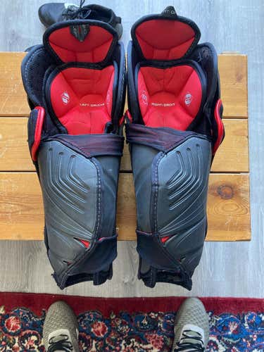 Used Bauer Vapor 1X Lite Shin Pads