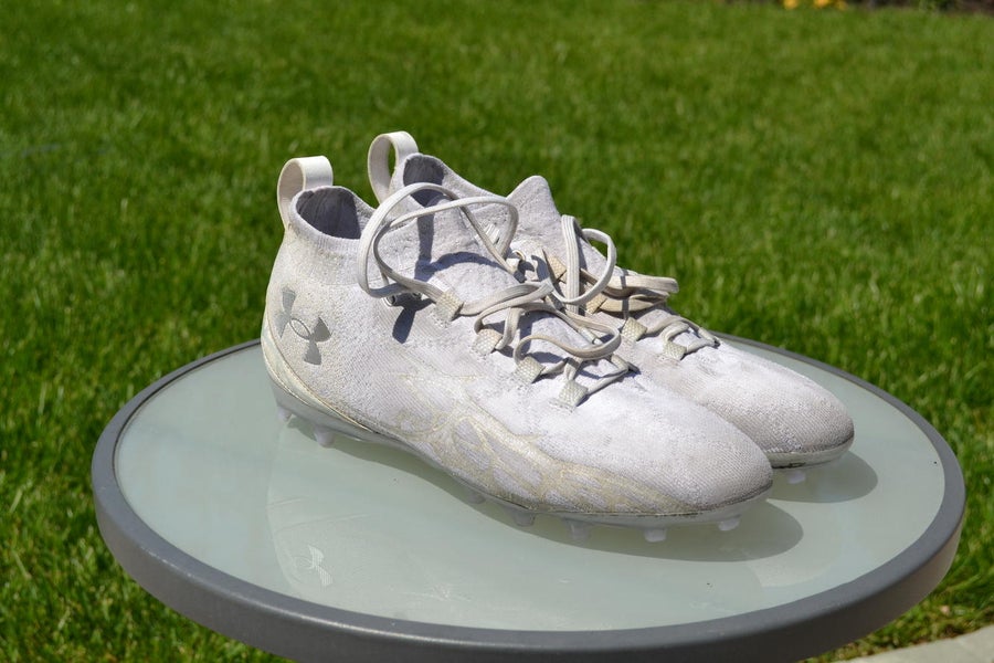 White Used Adult Men's Size 11.5 (Women's 12.5) Molded Cleats Under Armour Low Cut