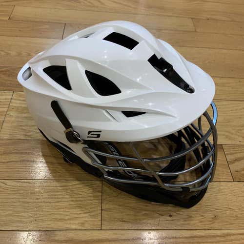 lightly used Cascade S. white shell, black chin,jaw,washer and strap. osfm. really nice condition