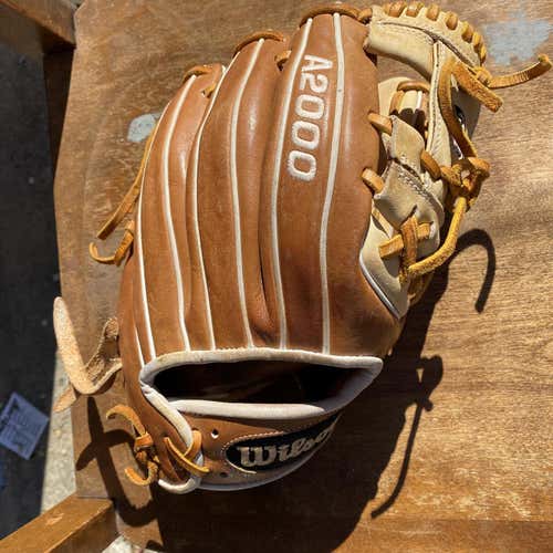 Used Right Hand Throw 11.75" Baseball Glove