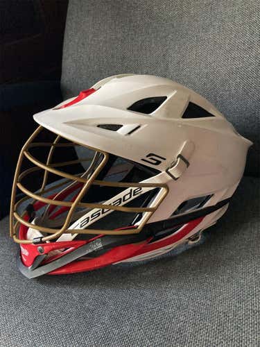 White Adult Player's Cascade S Helmet