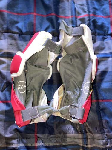 Used Large Maverik Rome Arm Pads