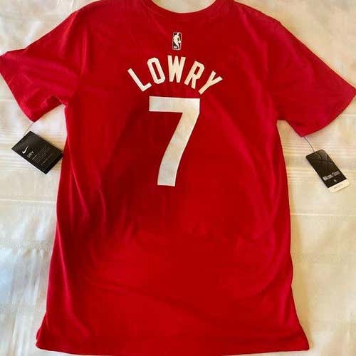 Lot of 2 Nike shirts for Destinyali67