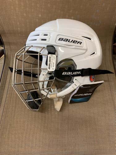White Used Medium Bauer Re-Akt 75 Helmet