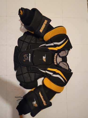 Used Senior Small Vaughn Velocity V7 XF Pro Chest and Arm Protector Goalie Chest Protector