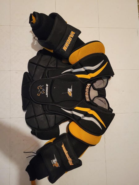 Used Senior Small Vaughn Velocity V7 XF Pro Chest and Arm Protector Goalie Chest Protector