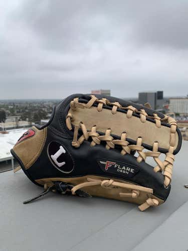 Black Used Adult Louisville Slugger Right Hand Throw Outfield Baseball Glove 12.75"
