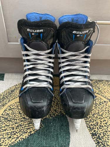 Used Junior Bauer Nexus 2N Hockey Skates Extra Wide Width Size 4