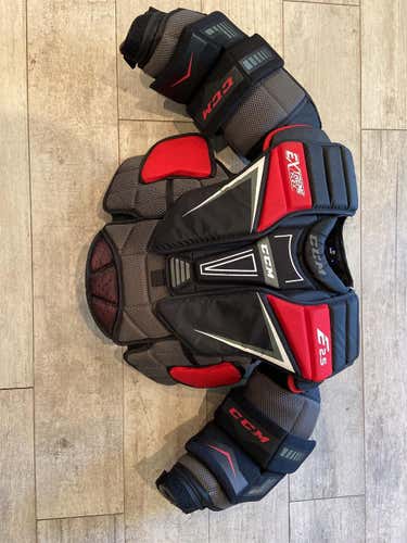 Junior Small CCM Extreme Flex Shield E2.5 Goalie Chest Protector