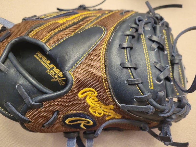 High School/College Rawlings Right Hand Throw Catcher's Heart of the Hide Baseball Glove 34"