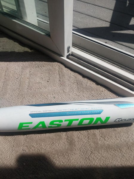 White Used Kid Pitch (9YO-13YO) Easton Alloy Cyclone Bat (-10) 20 oz 30"