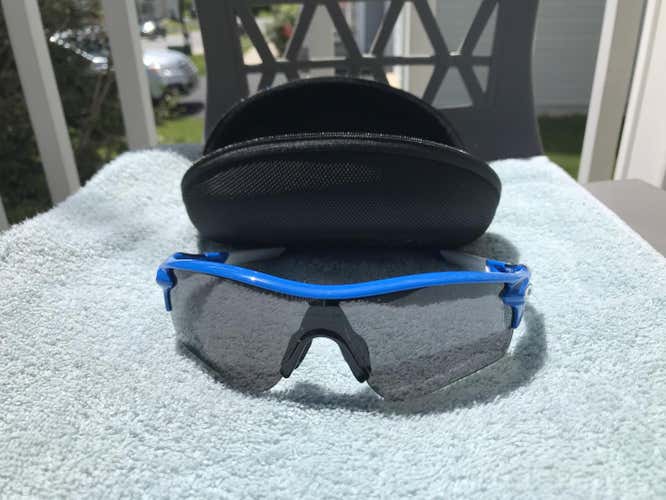 Oakley Radarlock Sunglasses Dragons Blue/Prizm Grey