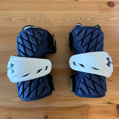 Used-Like New Large Navy Under Armour VFT Plus Arm Pads