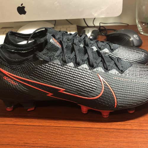 Black Men's Size 9.0 (Women's 10) Nike Mercurial Vapor AG Cleats