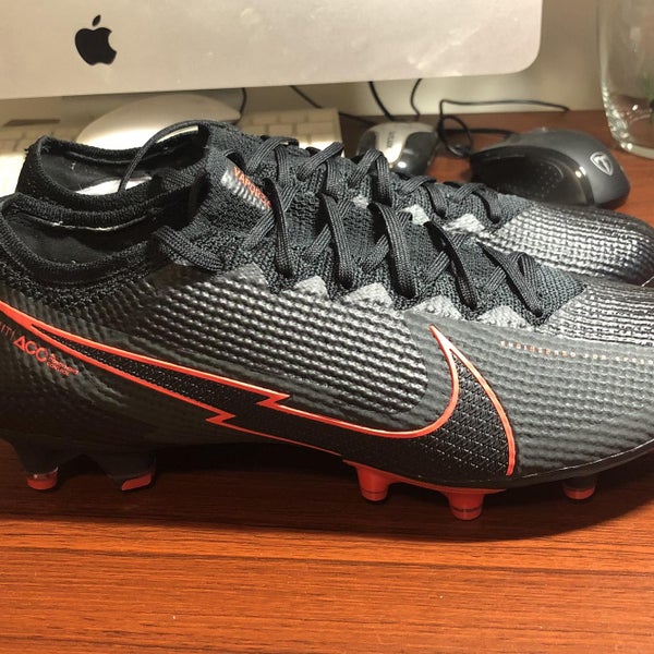 Black Men's Size 9.0 (Women's 10) Nike Mercurial Vapor AG Cleats