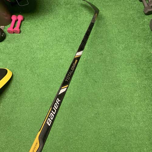 Brand new TJ Oshie TotalOne NXG Pro Stock Hockey Stick 95 Flex RH Tow Hook