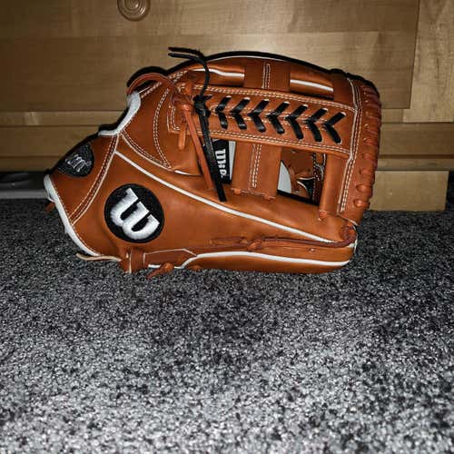 Brown High School/College Infield A2000 1785 11.75" Baseball Glove