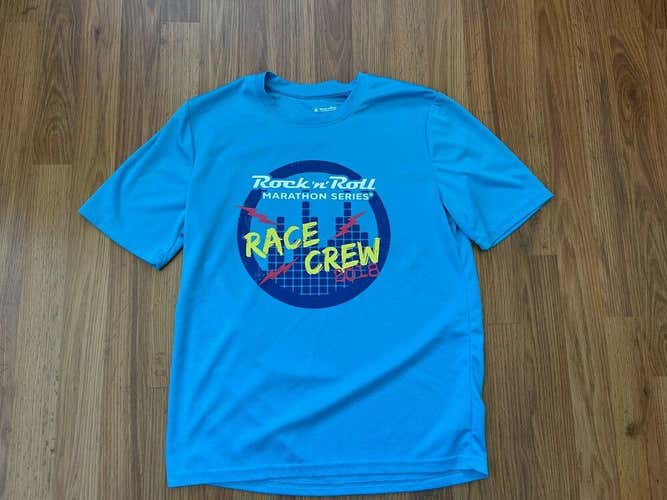 2018 Rock 'n' Roll Marathon Series NORTH AMERICAN TOUR Size Small Race Crew Shirt!