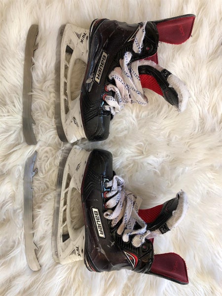 Junior Bauer Vapor X800 Regular Width Size 2.5 Hockey Skates