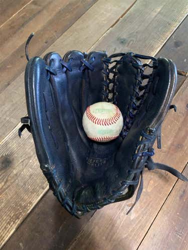 Black Used Outfield Player prefered elite 12.25" Baseball Glove