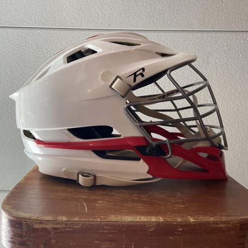 White Adult Player's Cascade R Helmet