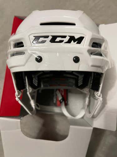 CCM Tacks 910 Helmet Pro Stock White Medium