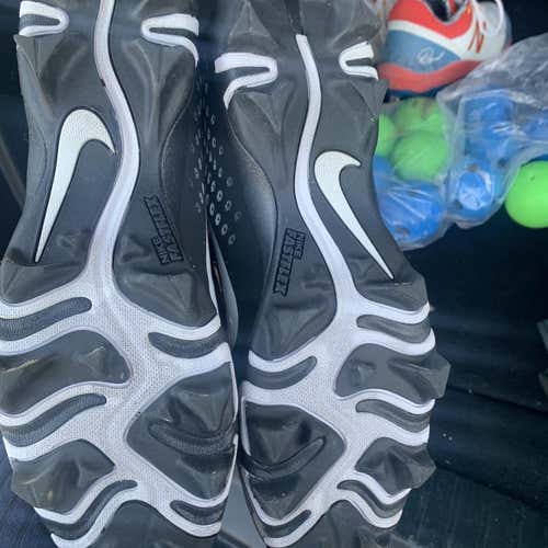 Black Men's Molded Cleats Low Cut