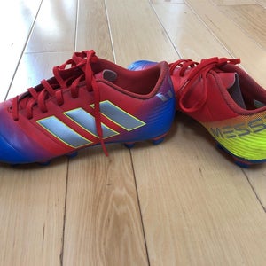 Men's Size 7.0 (Women's 8.0) Adidas Messi Cleats