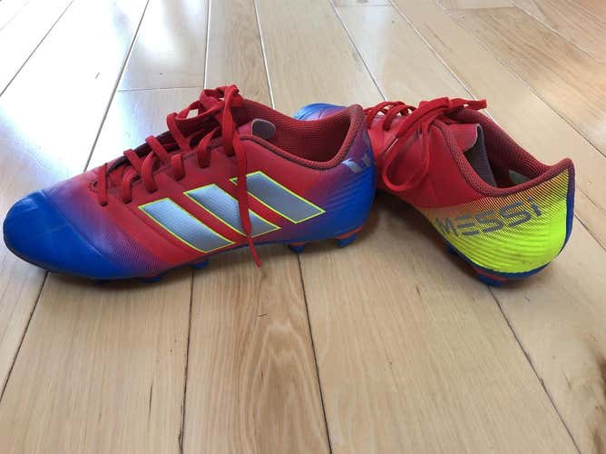 Men's Size 7.0 (Women's 8.0) Adidas Messi Cleats