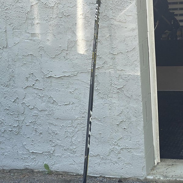 Senior Right Handed Super Tacks 2.0 Pro Stock Hockey Stick