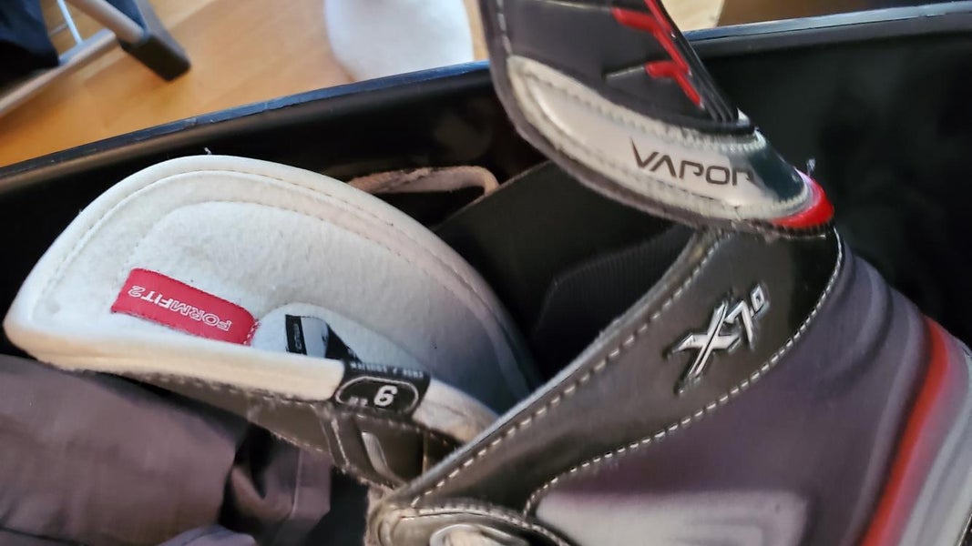 Mint Senior Bauer Vapor X7.0 Hockey Skates Extra Wide Width Size 9