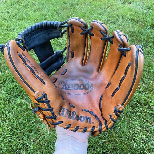 Wilson A2000 11.5" Model 1786 Baseball Glove