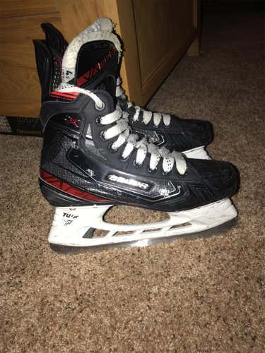 Junior Bauer Vapor 2X Regular Width Size 4.5 Hockey Skates