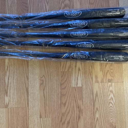 New Louisville Slugger, Marucci Bat With Grey Gloves