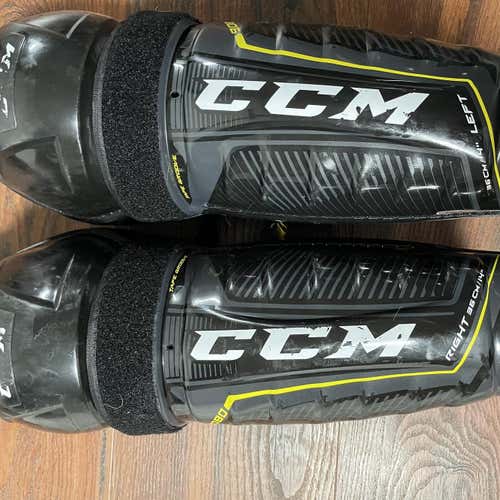 Senior CCM Tacks 9080  Shin Pads