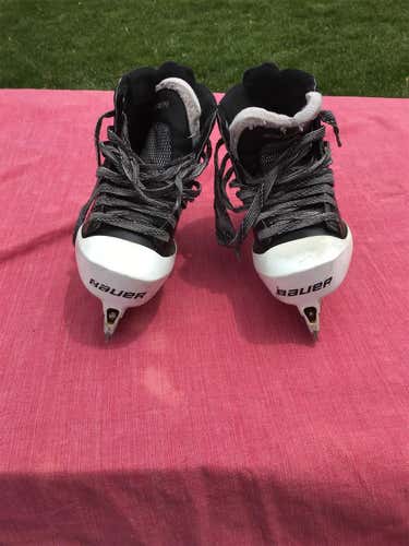 Junior Bauer Elite Regular Width Size 6 Hockey Goalie Skates