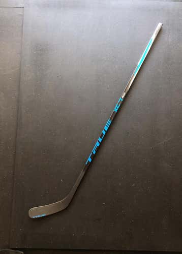 Senior Right Handed XC7 ACF Mid Pattern  Hockey Stick