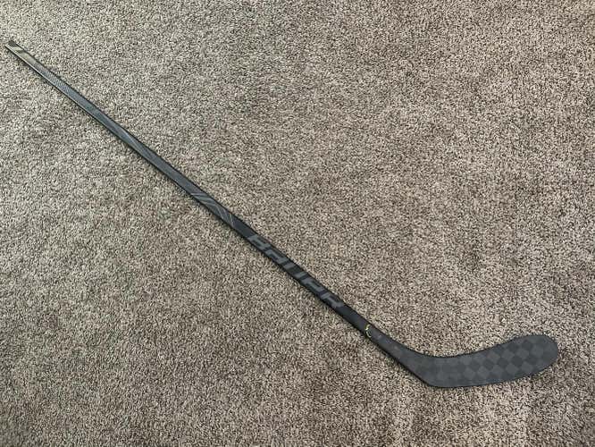 Used Senior Bauer Left Hand Vapor FlyLite Hockey Stick Toe Pattern