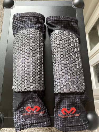 Black Men's McDavid basketball knee pads ($12 or best offer)